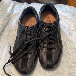 Women’s Red Willow Tie shoes